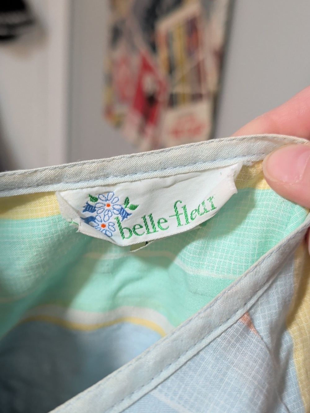 Vintage 80's Zip Front Robe Woth Pockets In Pastel Stripes - Picture 2 of 6